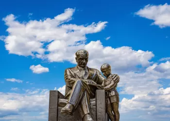 Atatürk Heykelleri – Heykeltıraşları Gururlandıracak Projeler