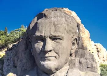 Atatürk Rölyefi – Tarihi Kesitler İle Şehri Süslüyoruz