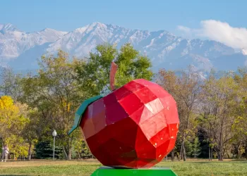 Meyve Heykelleri - Göz Alıcı Meyve Heykelleri Şehirleri Süslüyor!