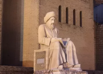 İbni Sina Heykelleri – Tarihi Kişiliklerin Somut Sergisi