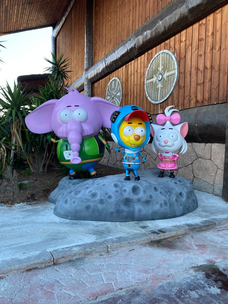 Kral Sakir Heykelleri